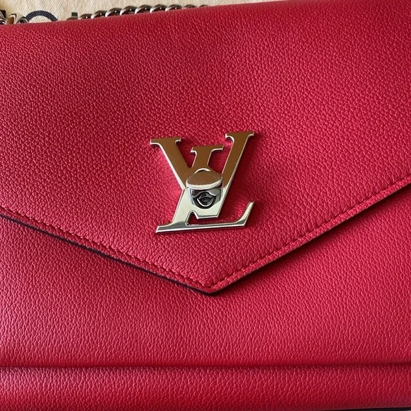 Louis Vuitton Mylockme Chain Bag - Picture 3 of 12